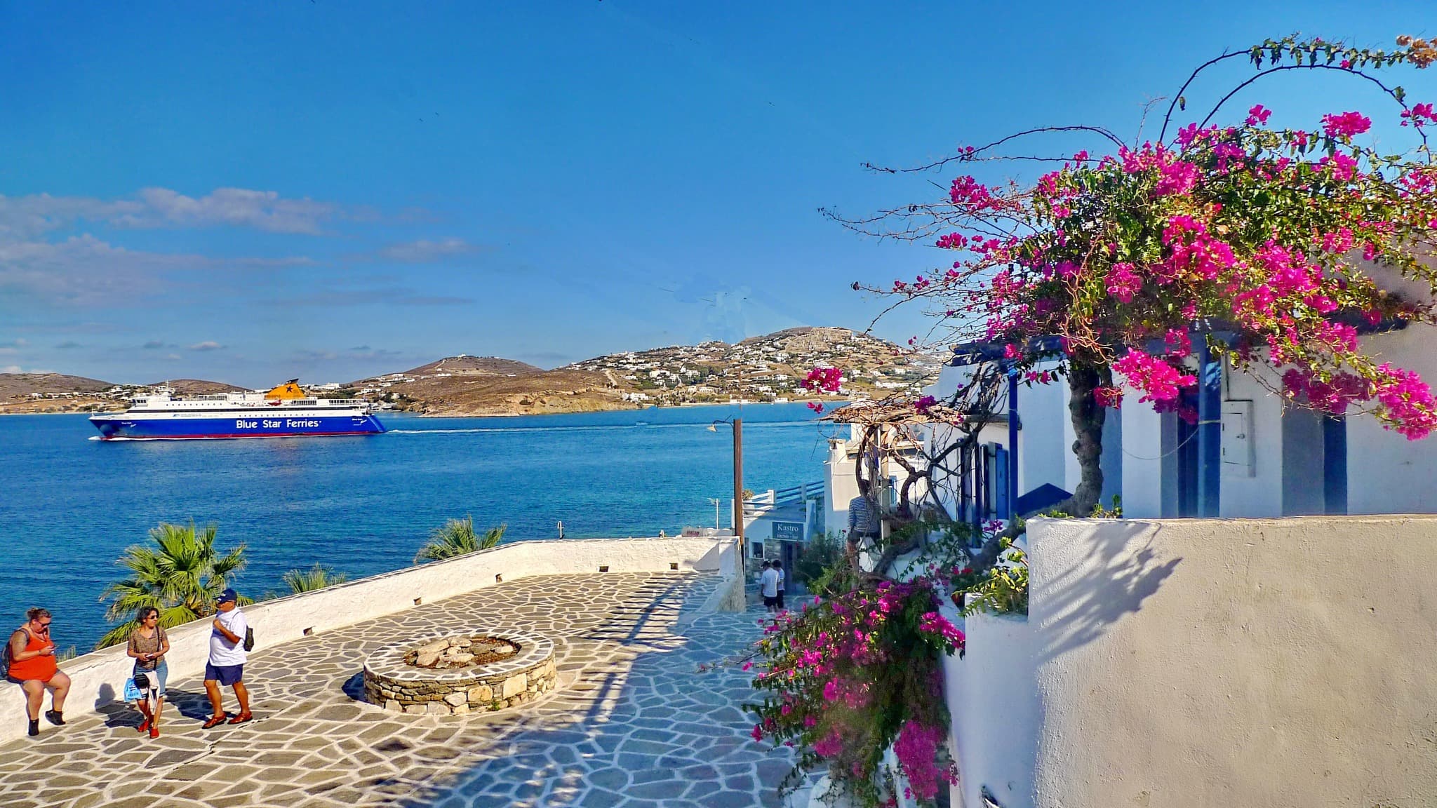 Paysage côtier de l'île de Paros, en Grèce